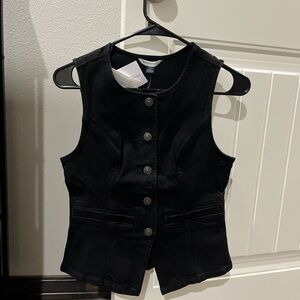 American Eagle Outfitters Black Sleeveless Vest